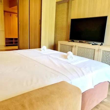 Luxurious - Pool View In Argisht Partez Apartment Golden Sands