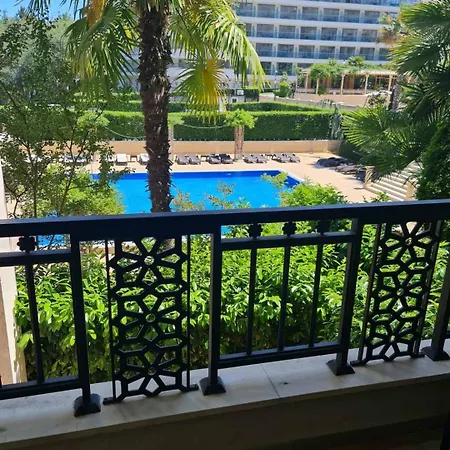 Luxurious - Pool View In Argisht Partez شقة *
