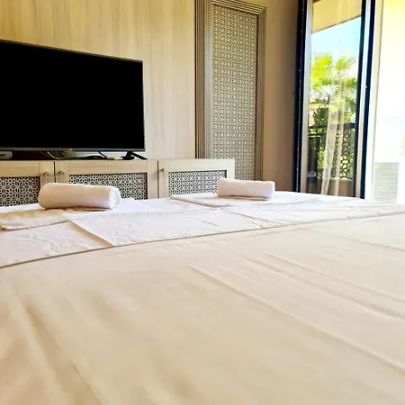 Luxurious - Pool View In Argisht Partez Apartman *