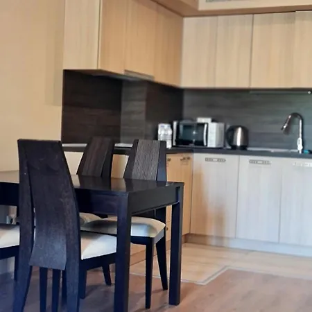 Luxurious - Pool View In Argisht Partez غولدن ساندز