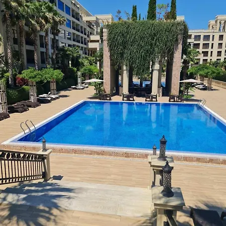 Luxurious - Pool View In Argisht Partez شقة